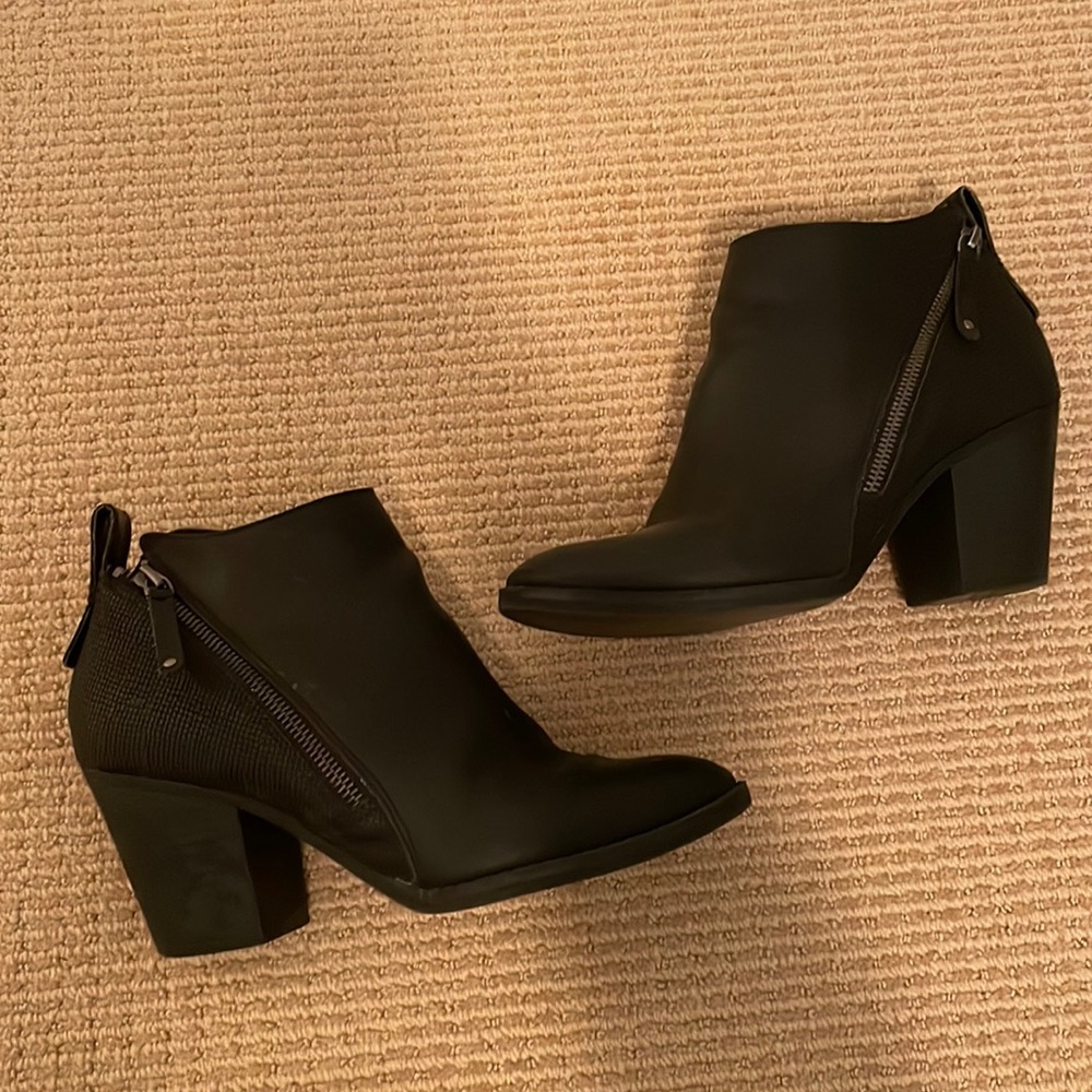 Dolce Vita Black Booties